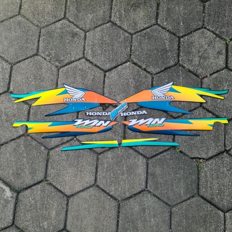 Striping Honda Win 100 Stiker Motor Lis Body Standart Tahun 2001