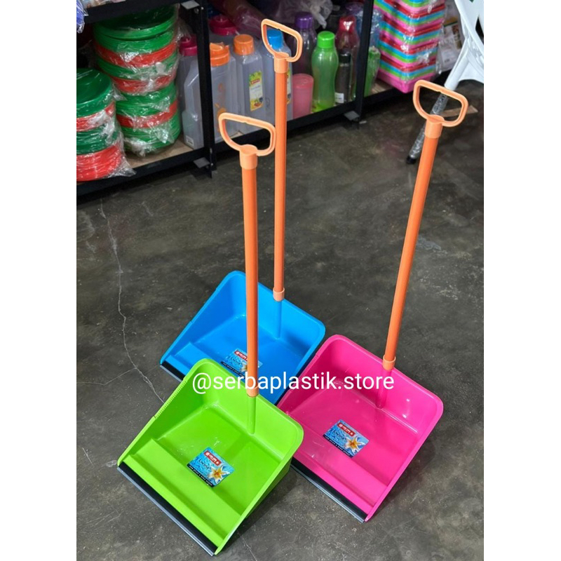 Sigma dust pan / sekop sampah lionstar / pengki plastik warna / sekop sampah dengan karet / sekop sa