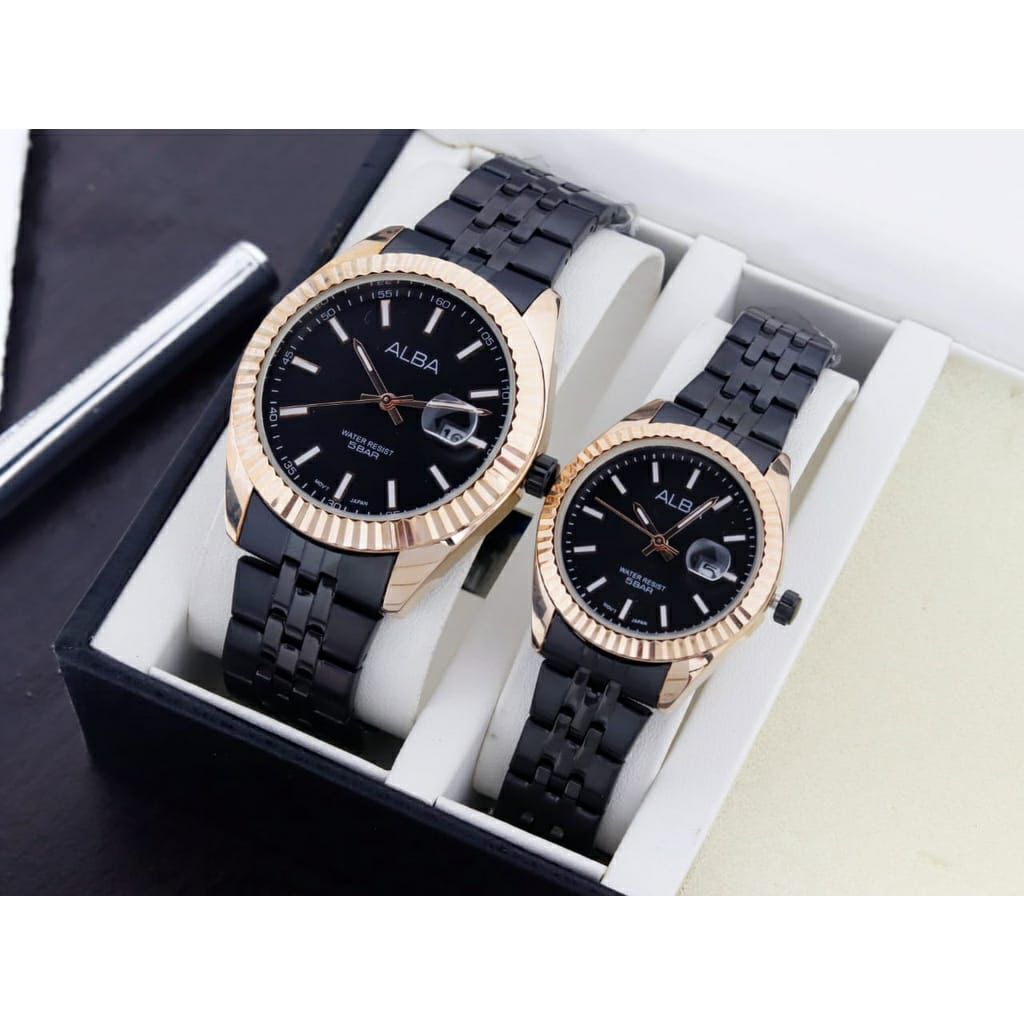 BEST SELLER JAM TANGAN ALBA COUPLE V110 TALI RANTAI TANGGAL AKTIF BODY BULAT DM 4.0CM &amp; 3.5CM FREE BOX &amp; BATERAI || JAM TANGAN FASHION COUPLE JAM TANGAN CEWEK COWOK MURAH