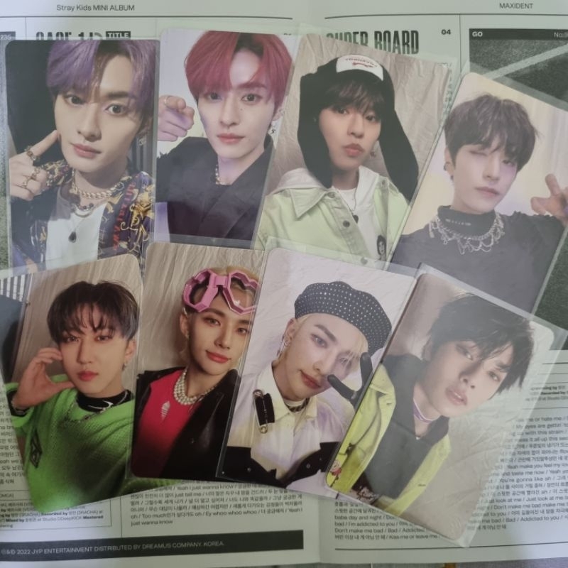 Photocard album Oddinary Lee Know Seungmin Changbin Hyunjin IN Ayen Jeongin