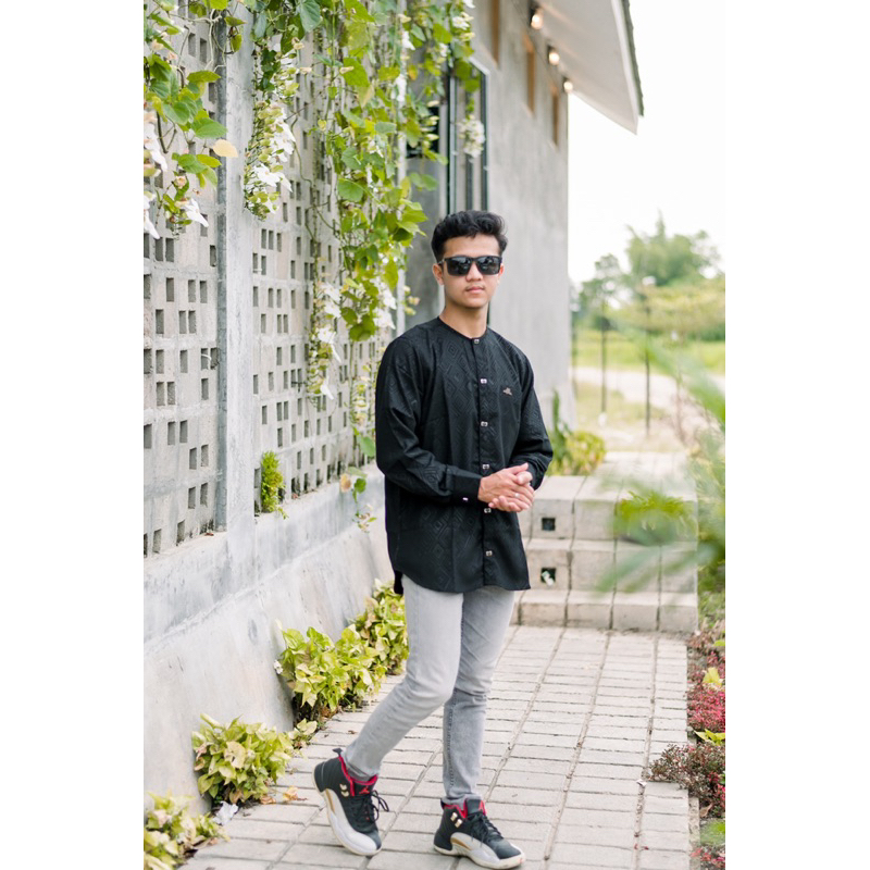 Kurta Pria Okan Oblong / Manset Embos Ori Wollpeach