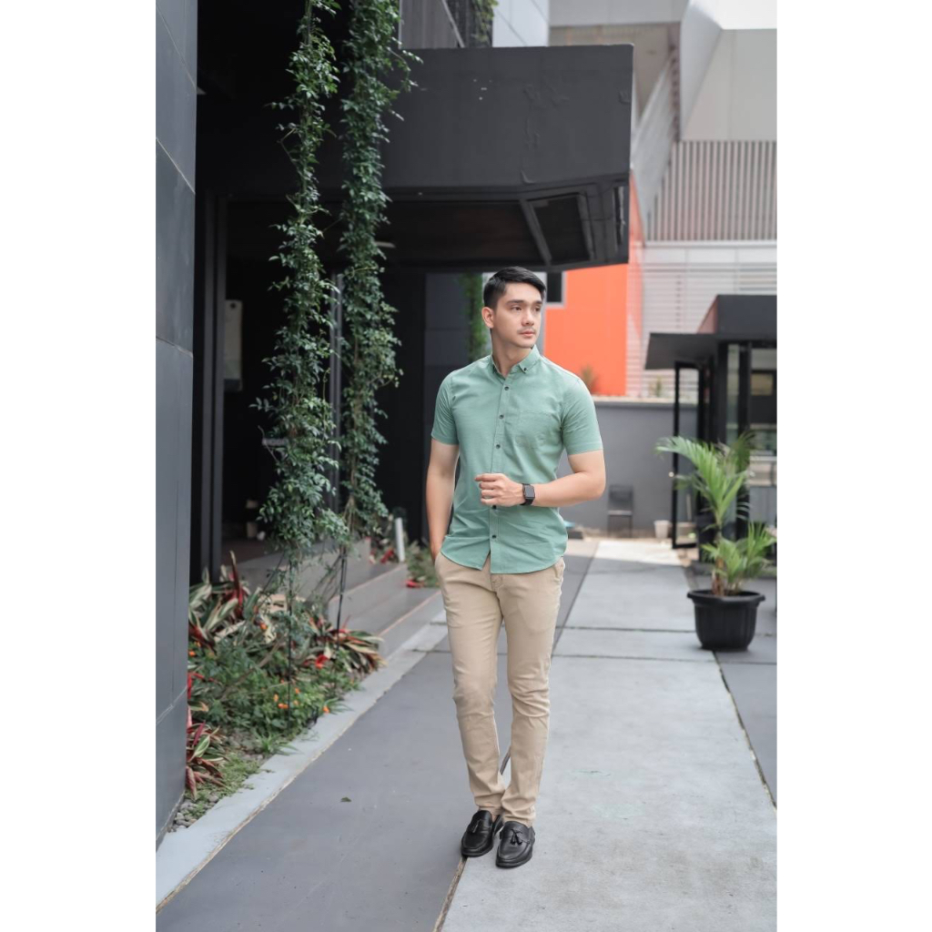 Kemeja Polos Pria Lengan Pendek Cowok Polos Terbaru dan Kekinian Masa Kini Cocok Buat Kerjaan