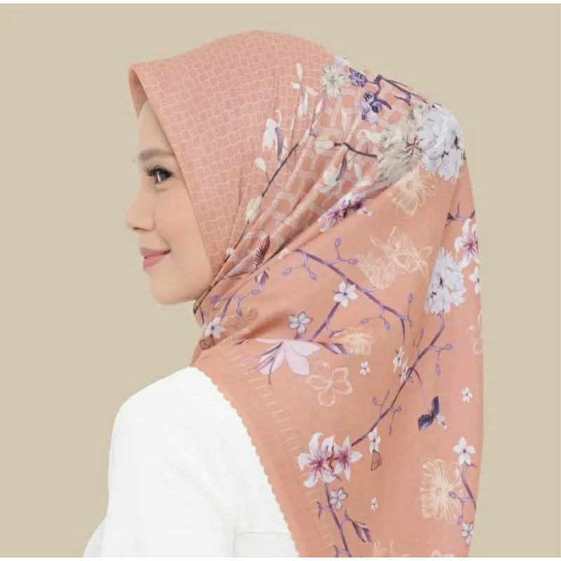 savana scarf wearing klamby