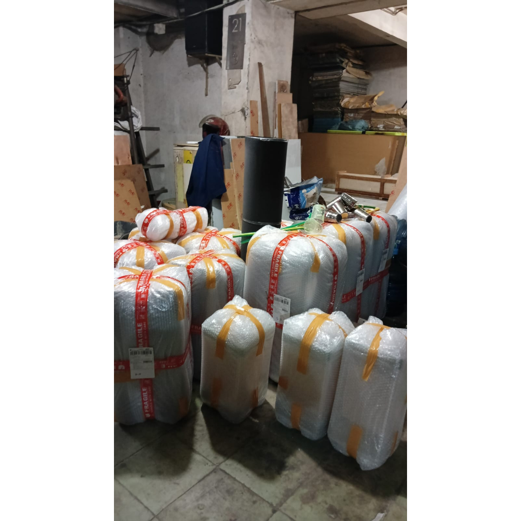 

Lapisan Pelindung EXTRA Produk Akrilik Karton dan bubble wrap