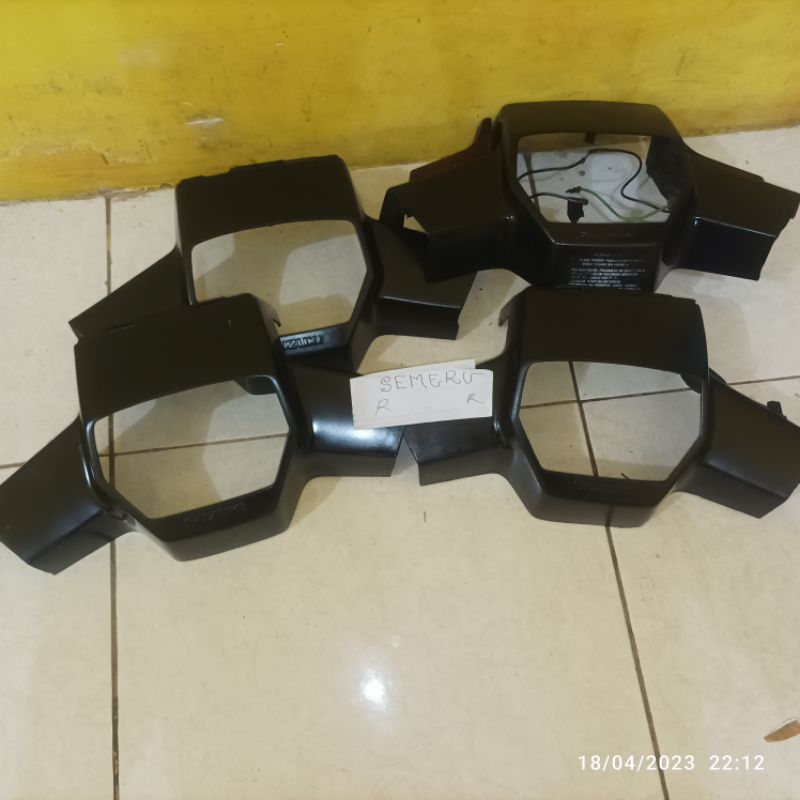 batok atas Suzuki rc100.bravo original