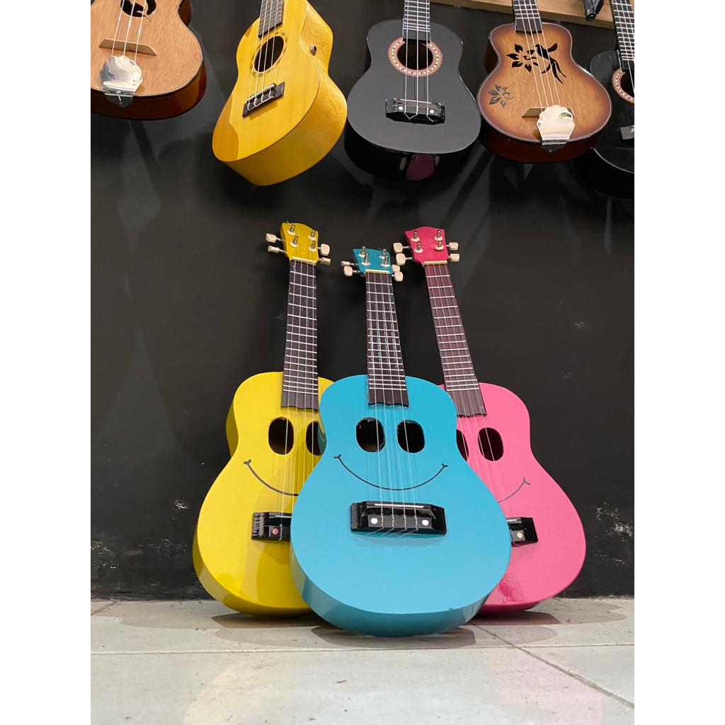 Ukulele Smile Custom Terbaru