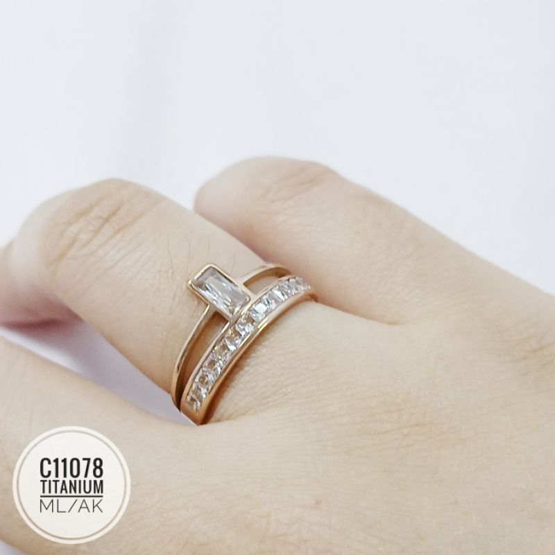 Cincin titanium permata mewah C11078