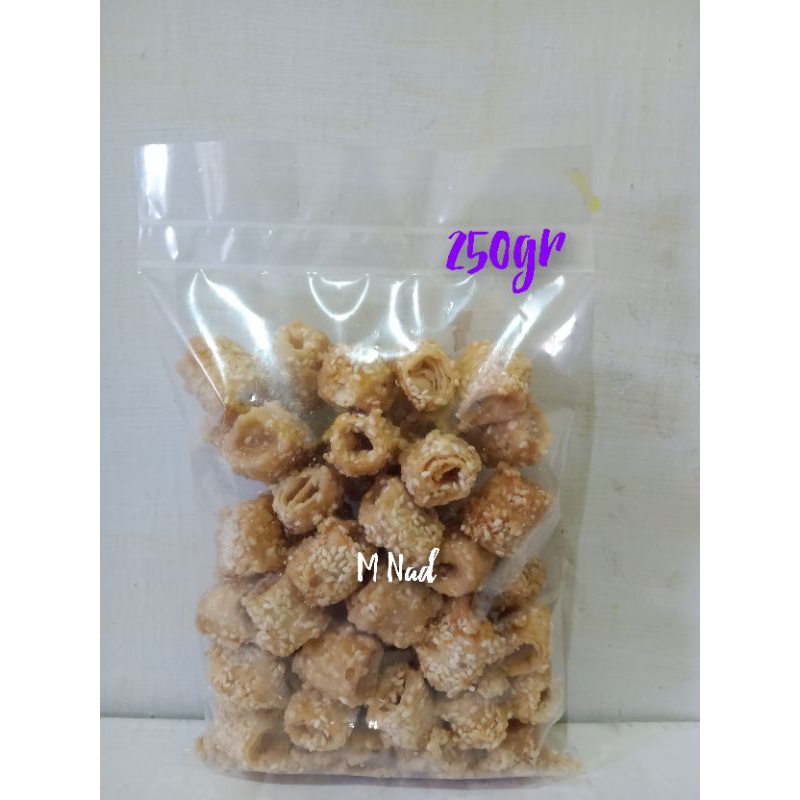 

Ampyang Kulpi 250gr, Kulpi Mania, Kulit Lumpia Wijen Manis 250gr