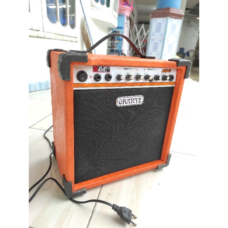 Amplifier Gitar 8 inch