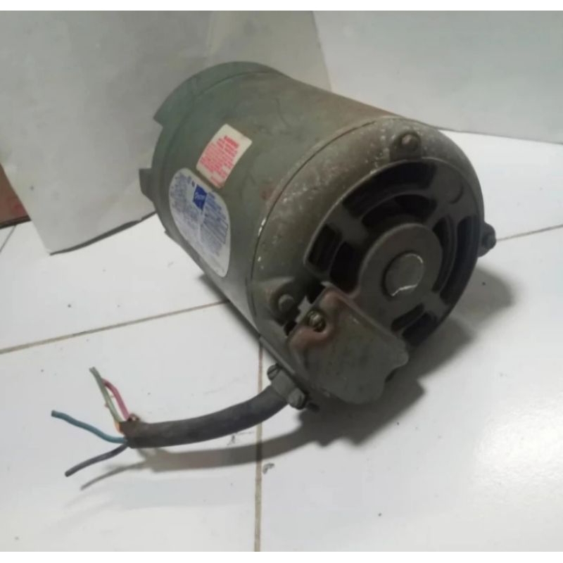 DINAMO , 1/3HP : 1ph Type : LR22132 ,Output AC 230V -1425RPm