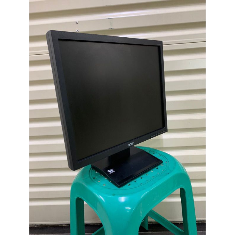 MONITOR LCD 17 INCHI KOTAK MULUS