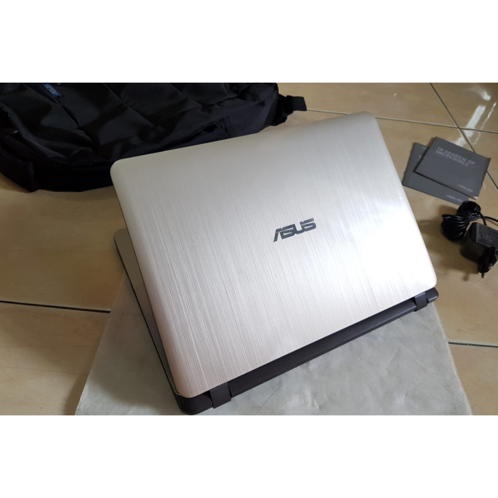 Laptop Asus vivobook a407ma ram 4GB penyimpanan 1TB