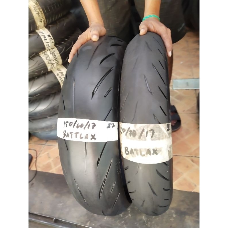 Ban battlax S22 120 70 17 150 60 17  bekas bukan ukiran suntikan maupun Vulkanisir