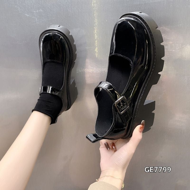 SEPATU GADIS KOREA HIKS GE7799 SIZE SAMPAI 42