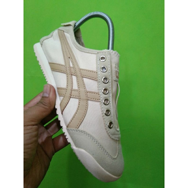 Sepatu Second Preloved Onitsuka Tiger Slip-on