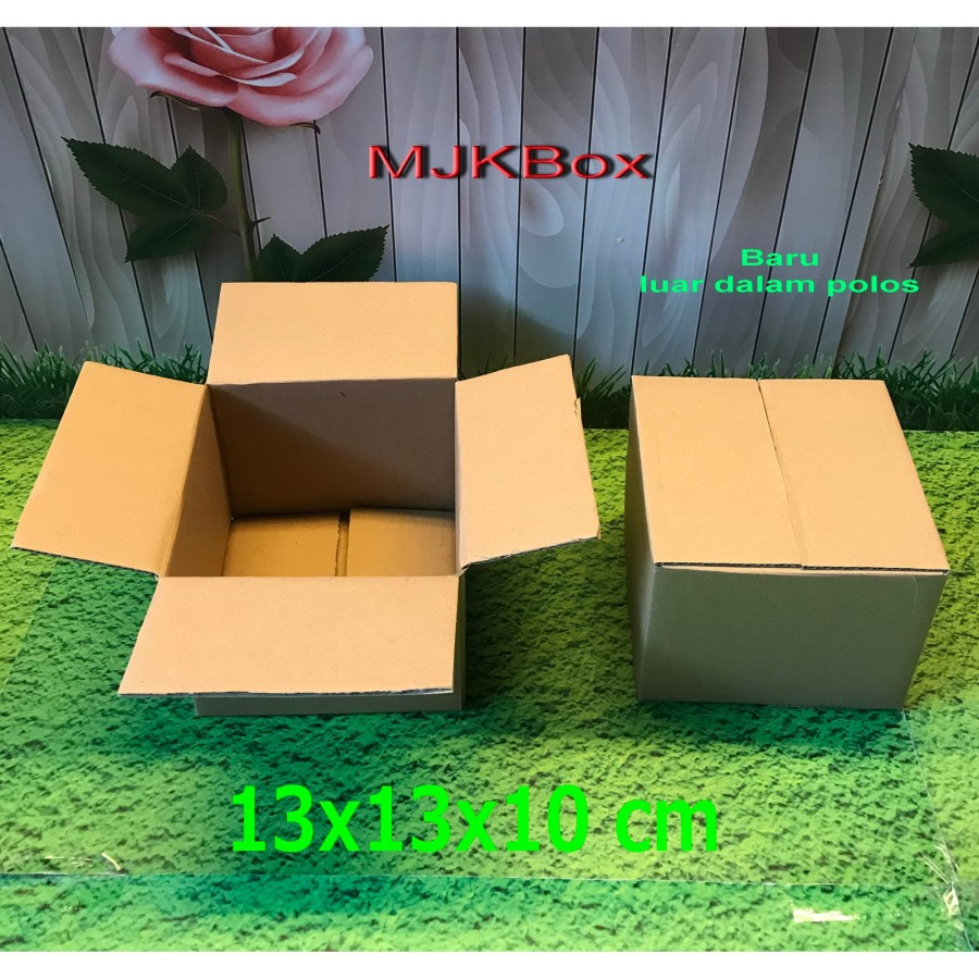 

Kotak kardus karton uk. 13x13x10 cm..........ST MODEL INDOMIE