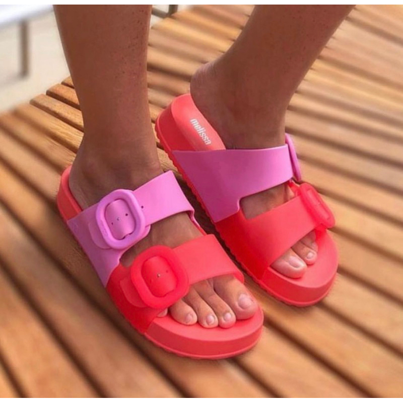 Melissa Cozy Slide Ad