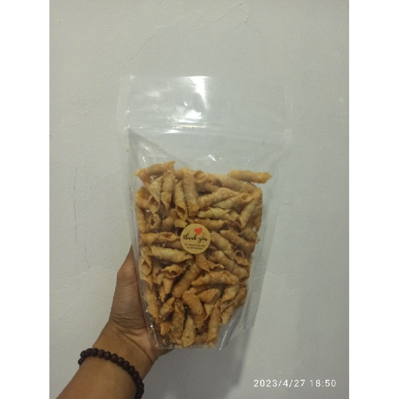 

makanan ringan kacang sembunyi
