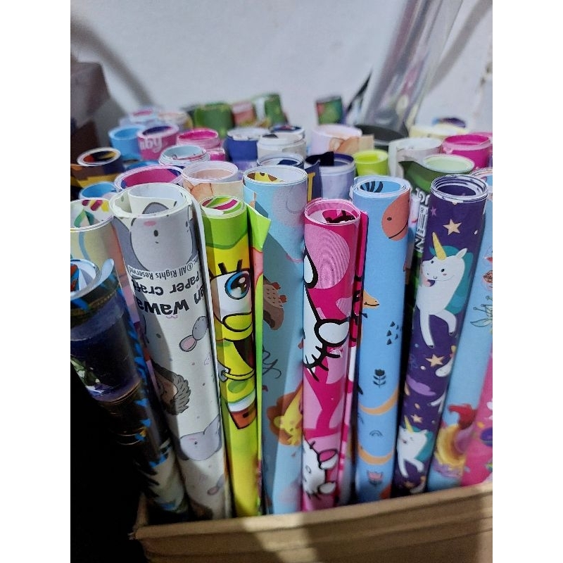 

kertas kado random