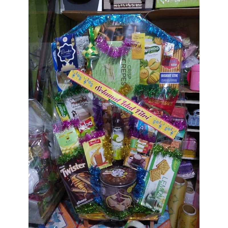 PARCEL SNACK ANEKA MAKANAN
