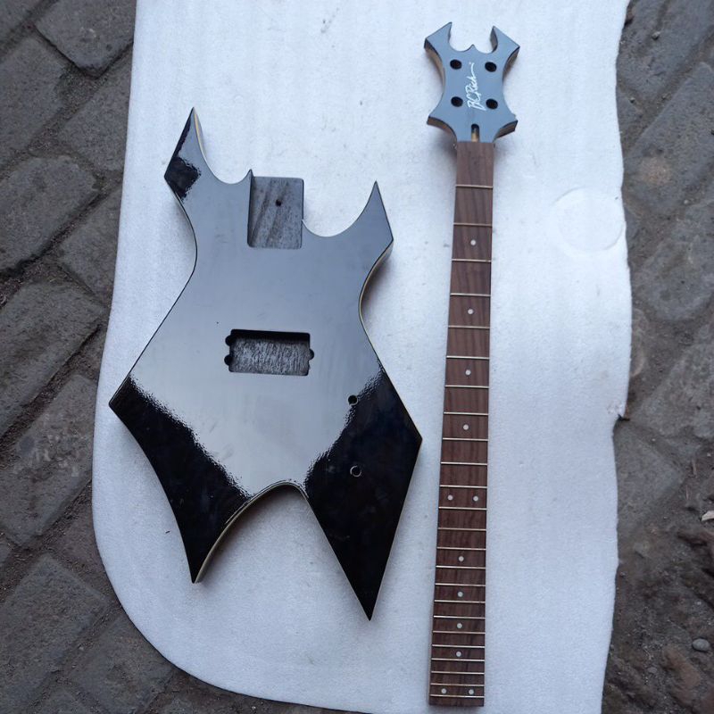 Gitar Bas BC Rich Original