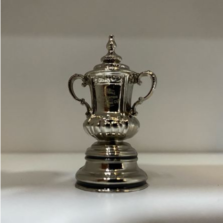 Miniatur Trofi Piala Sepakbola FA CUP