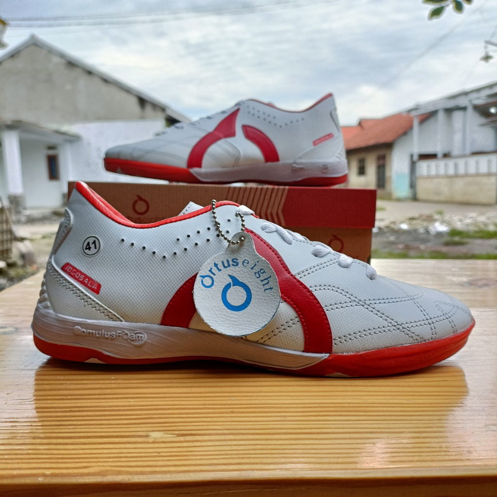 HOT SALE Sepatu Futsal Ortuseight Jogosala Merah Putih - Sepatu Ortuseight Pria - Sepatu Futsal Pria