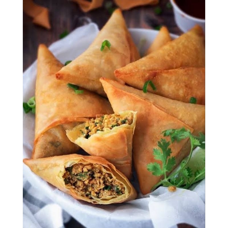 

sambosa ayam istimewa enak dan halal