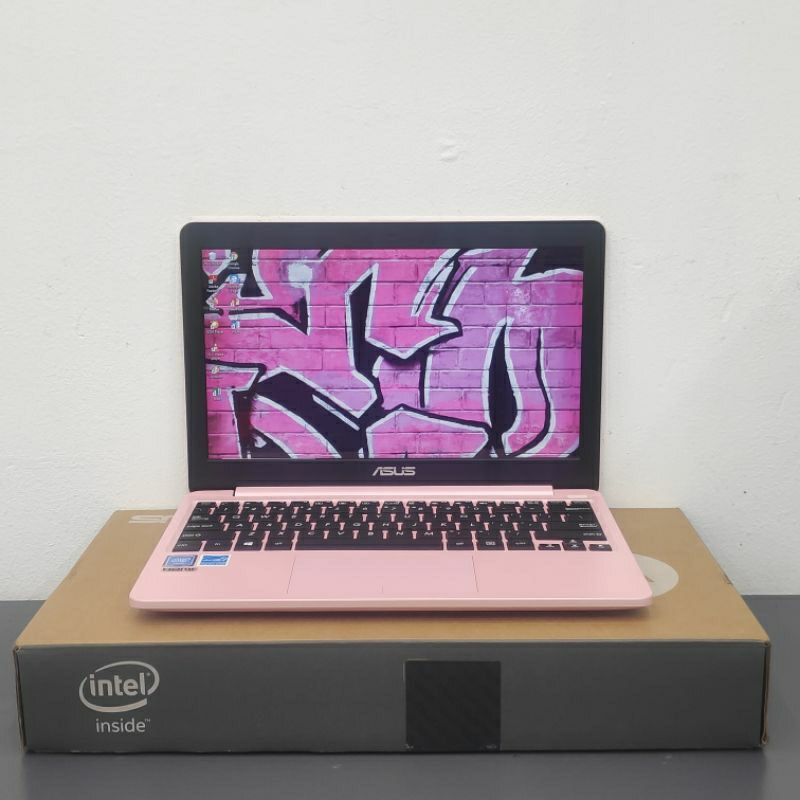 Laptop Asus Vivobook E203NAH Intel Celeron N3350 RAM 2GB SSD 240GB PINK MULUS