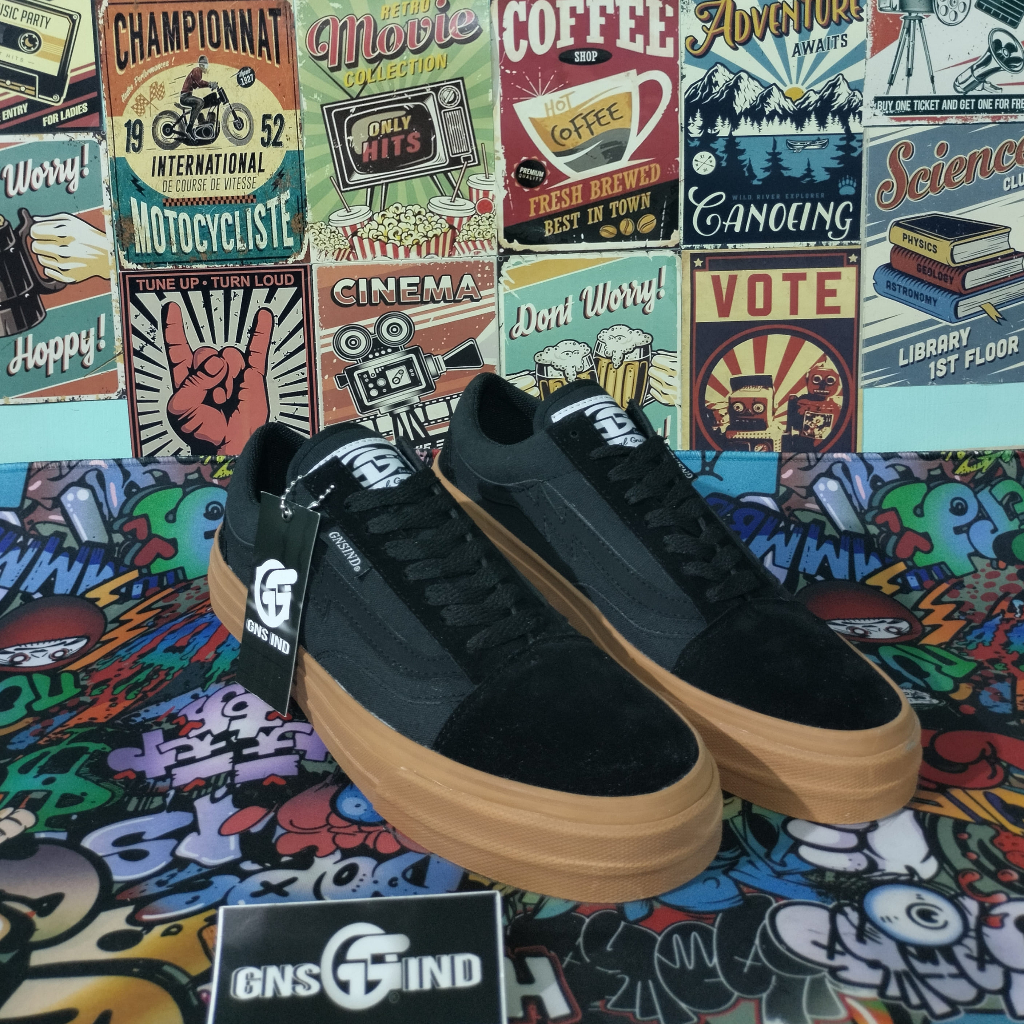 [GNS] SEPATU PRIA HITAM GUM FULL BLACK PREMIUM SNEAKERS KASUAL SEPATU PRIA HITAM COKLAT POLOS SEPATU
