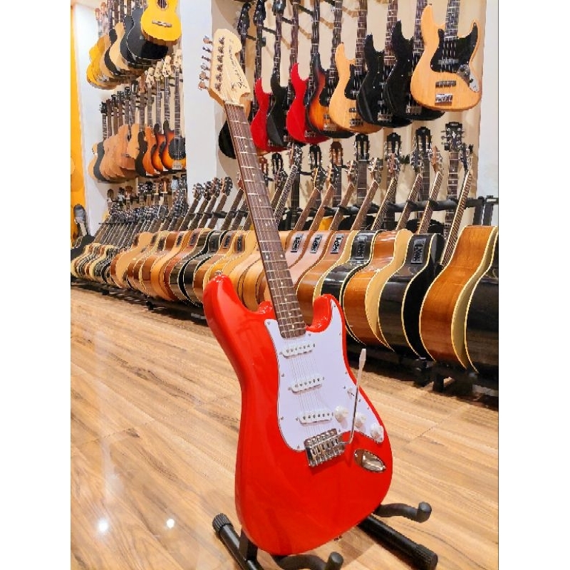 Gitar Listrik Fender Stratocaster