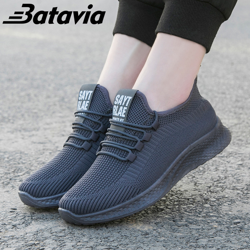 Batavia impor sepatu hitam pria baru fashion sepatu pria olahraga nyaman pria rajut terbang yang hitam sepatu sekolah premium bernapas sepatu Pria B37