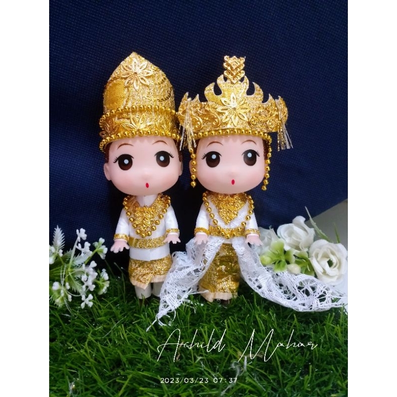 boneka pengantin adat lampung