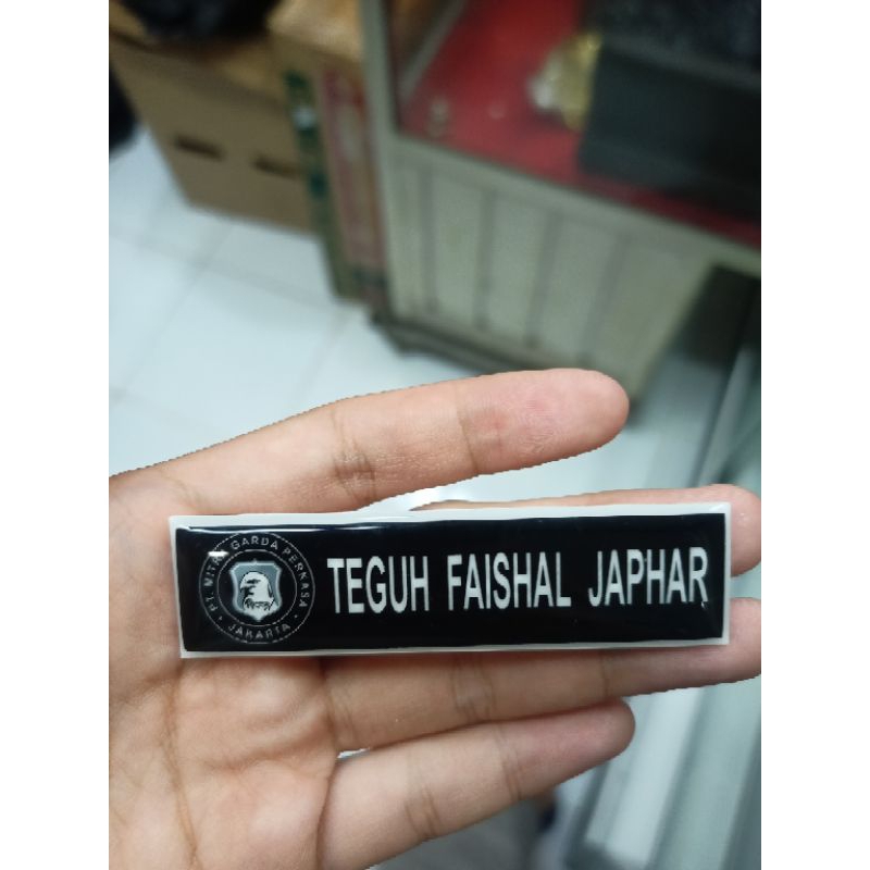 

nametag dengan lapisan resin / nama dada lapis resin / nametag coating