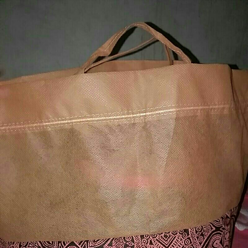 

tas serut motif bawah ukuran 22..per lusin isi 12pcs