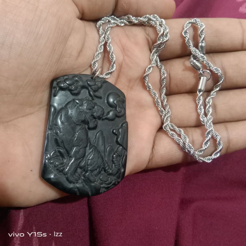 Kalung batu black jade ukir macan