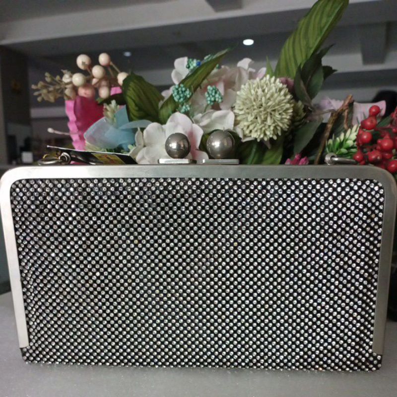 tas wanita pesta full taburan payet trendy cocok untuk acara pesta.warna putih