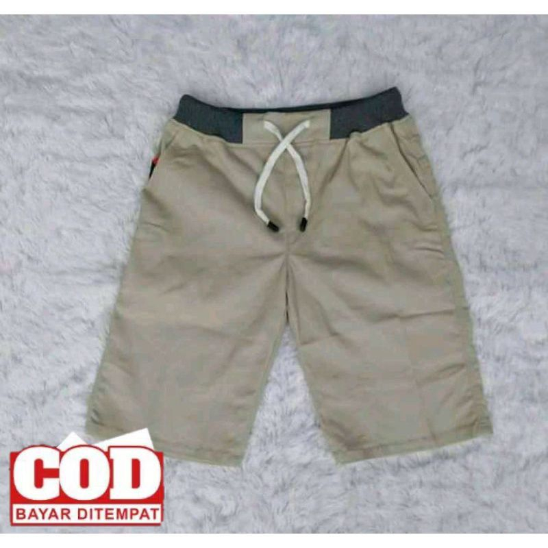 Celana Pendek Pria Chinos isi 3 Celana 60 ribu