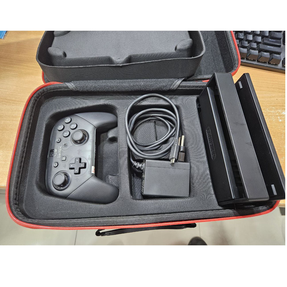 Tas Game Traveler Deluxe System Case Nintendo Switch