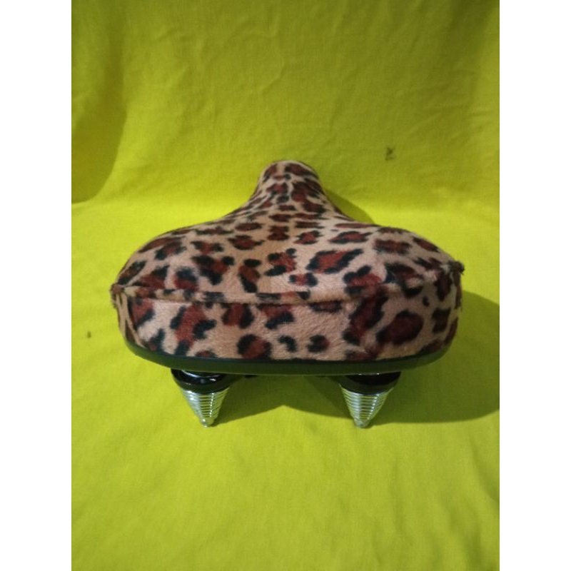 Sedel Sepeda Cruiser Leopard