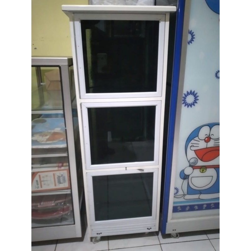 Rak Helm/Rak Serbaguna Full Kaca Roda