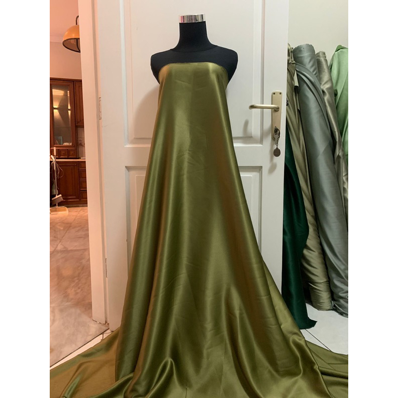 Kain Satin Velvet Premium Warna Hijau Army Semi Olive Bahan Seragam Bahan Furing Bisa untuk Background Backdrop Foto Produk