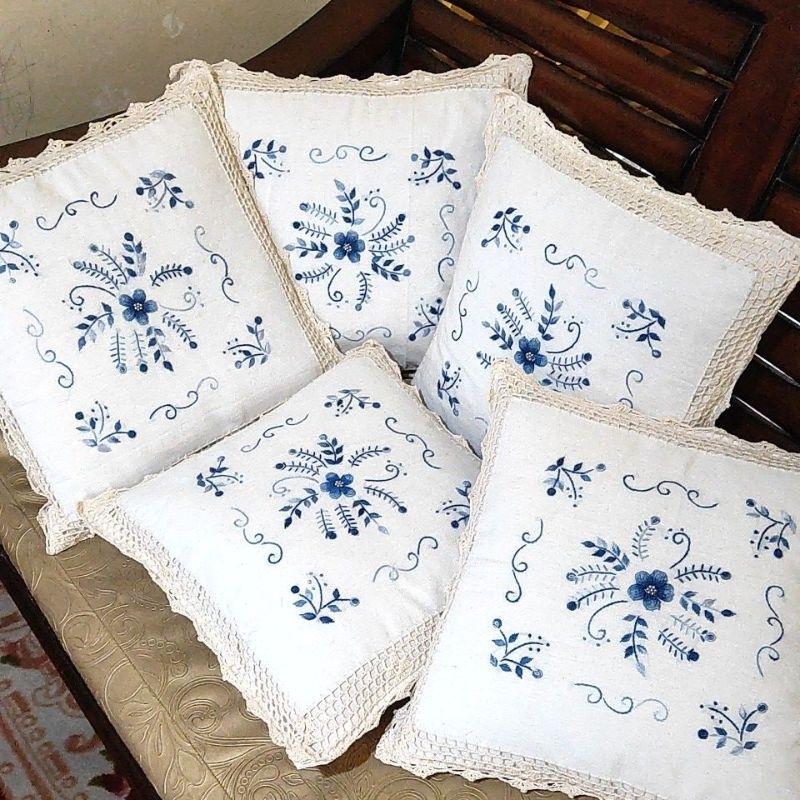 Sarung Bantal Kursi Sofa Rajut Kombinasi Sulaman Tangan / Sarung Bantal Rajut Sulaman Set Taplak Mej