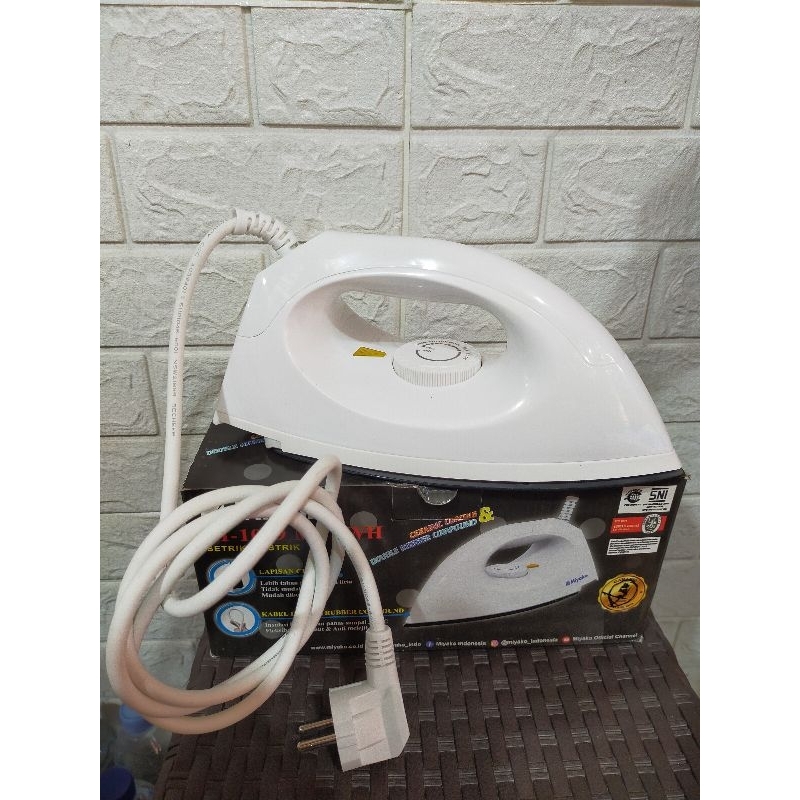 Setrika Miyako / Setrika Miyako EI-1009M / Setrika Listrik Miyako / Setrika Miyako 1009 / Dry Iron /