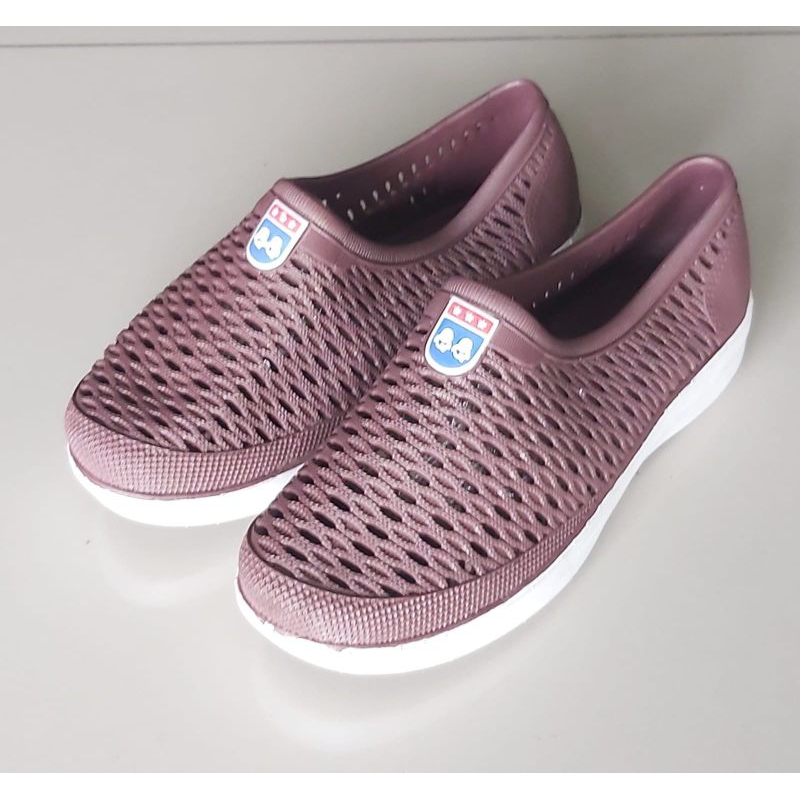 Sepatu Pria Q-770 M Garis Sepatu PVC Empuk Anti Slip