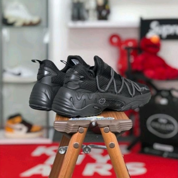 Reebok Trideca 200 &quot;Black&quot;