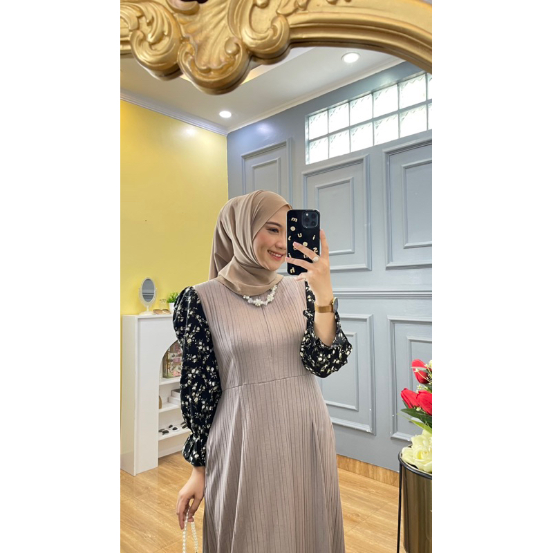 Hilma Dress