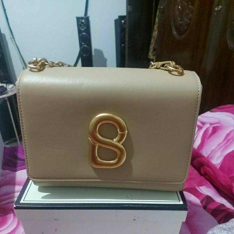 Preloved Alva sling Bag Buttonscarves Light Tan