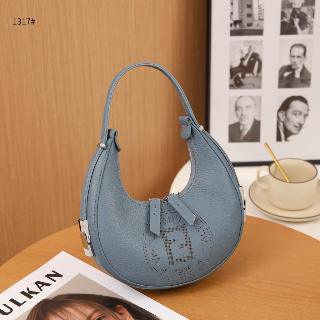 FD 1317 Small Leather Hobo Shoulder Bag