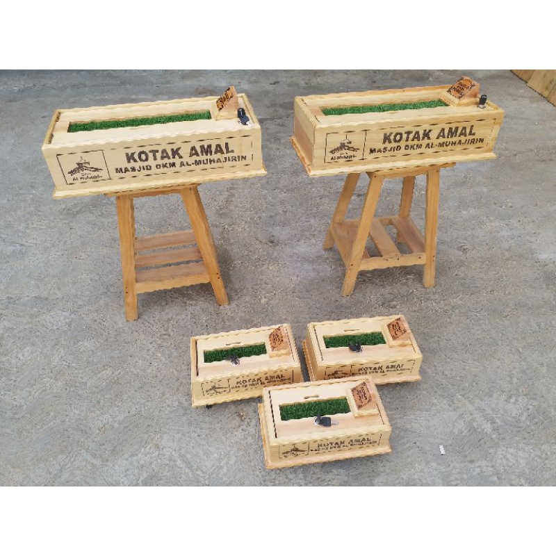 Kotak amal makam  besar/ kotak amal custom